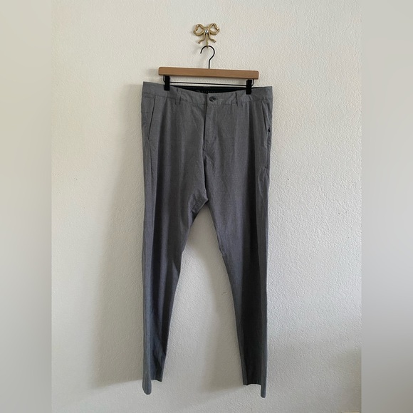 Vuori Other - Vuori Men's Aim Chino Pants, Gray, Size 36, Stretch Performance Golf Active V431